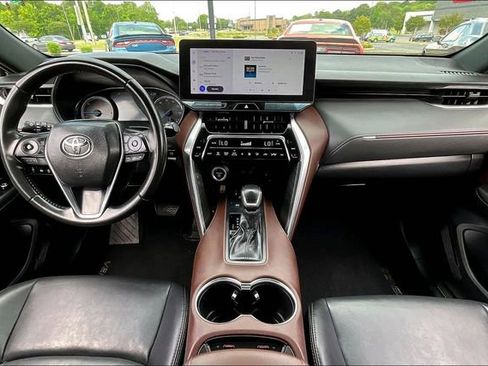Used 2023 Toyota Venza XLE AWD/4WD image 7