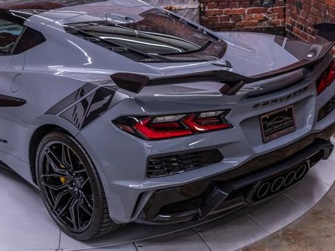 Used 2025 Chevrolet Corvette Z06 w/ Stealth Interior Trim Package image 9