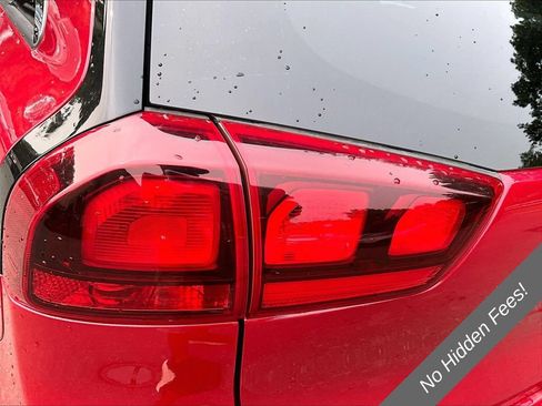 Used 2022 Kia Niro EX w/ Cold Weather Package FWD image 25