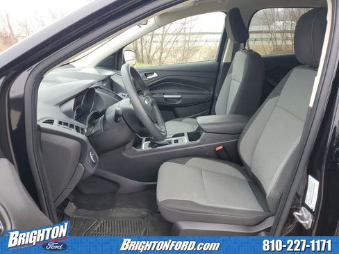 Used 2019 Ford Escape SE image 9