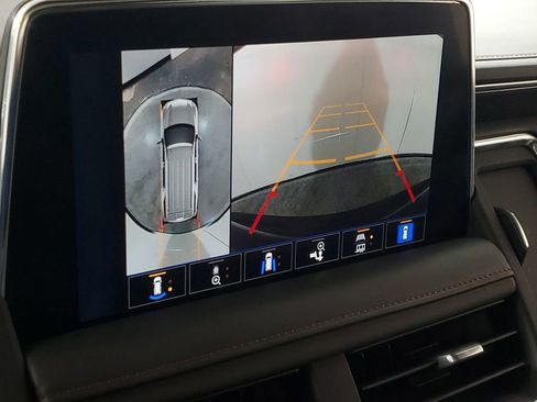 Used 2023 Chevrolet Suburban RST w/ Luxury Package image 19