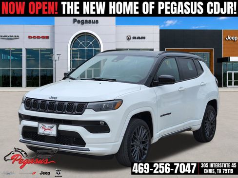Used 2024 Jeep Compass Limited w/ High Altitude Package AWD/4WD image 2