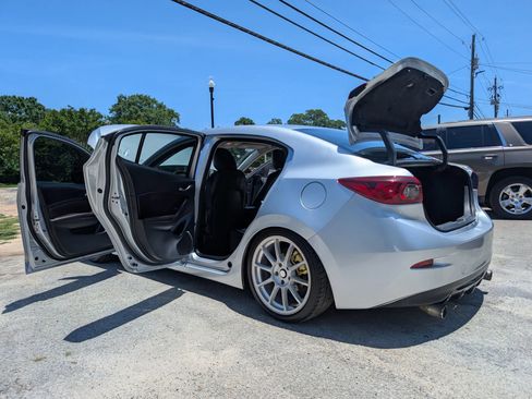 Used 2018 MAZDA MAZDA3 Touring FWD image 9