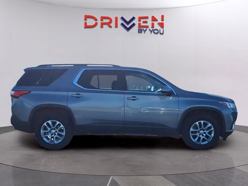 Used 2021 Chevrolet Traverse LT image 8