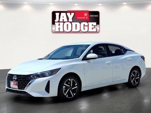 Used 2024 Nissan Sentra SV FWD image 3