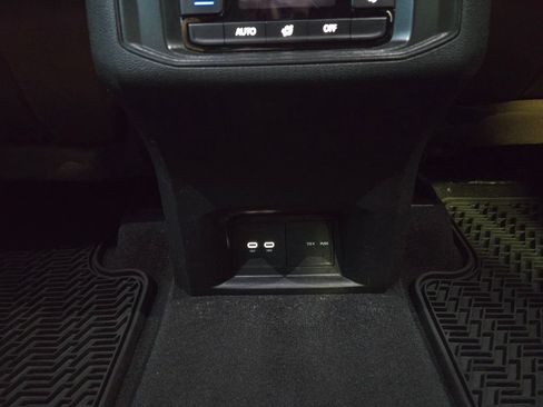 Used 2022 Volkswagen Atlas SE AWD/4WD image 34