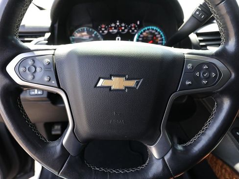 Used 2019 Chevrolet Suburban Premier w/ Premier Plus Edition AWD/4WD image 15