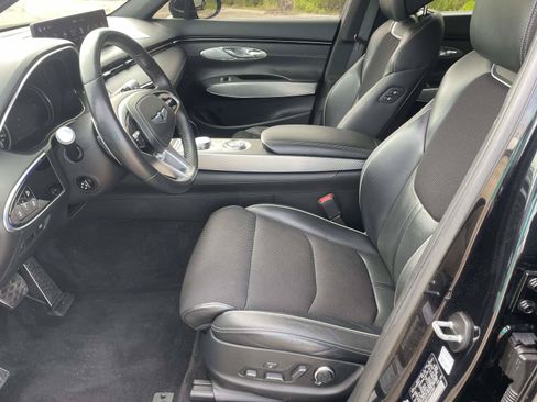 Used 2022 Genesis GV70 3.5T Sport AWD/4WD image 10