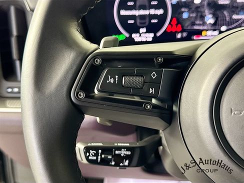 Used 2025 Porsche Cayenne Coupe AWD/4WD image 13