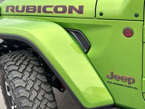New 2025 Jeep Gladiator Rubicon image 9