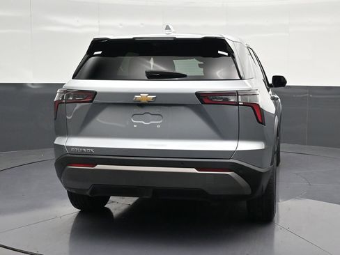 Used 2025 Chevrolet Equinox LT w/ Safety and Technology Package FWD image 2