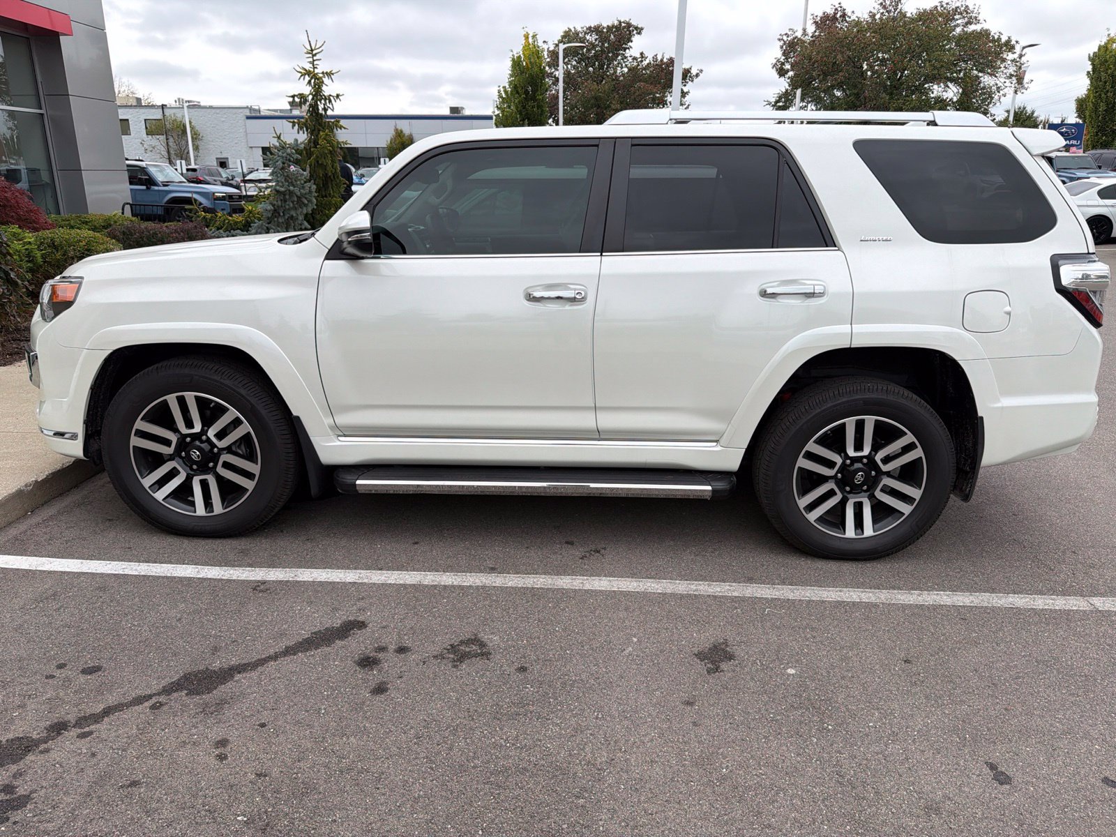 Used 2019 Toyota 4Runner Limited AWD/4WD image 3