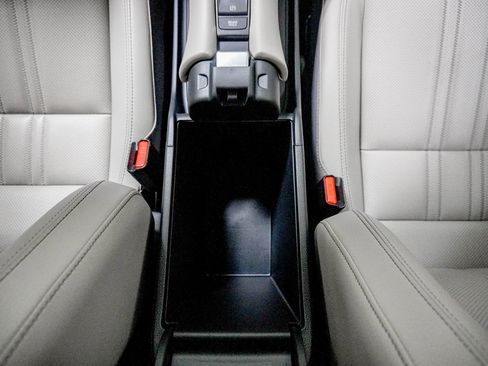 Used 2023 Honda HR-V EX-L image 28