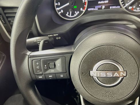 Used 2024 Nissan Rogue S FWD image 19