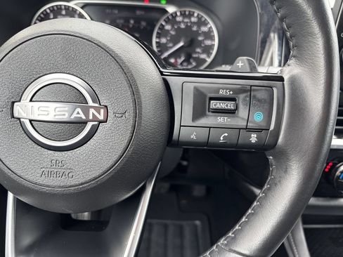 Used 2025 Nissan Pathfinder SL AWD/4WD image 15