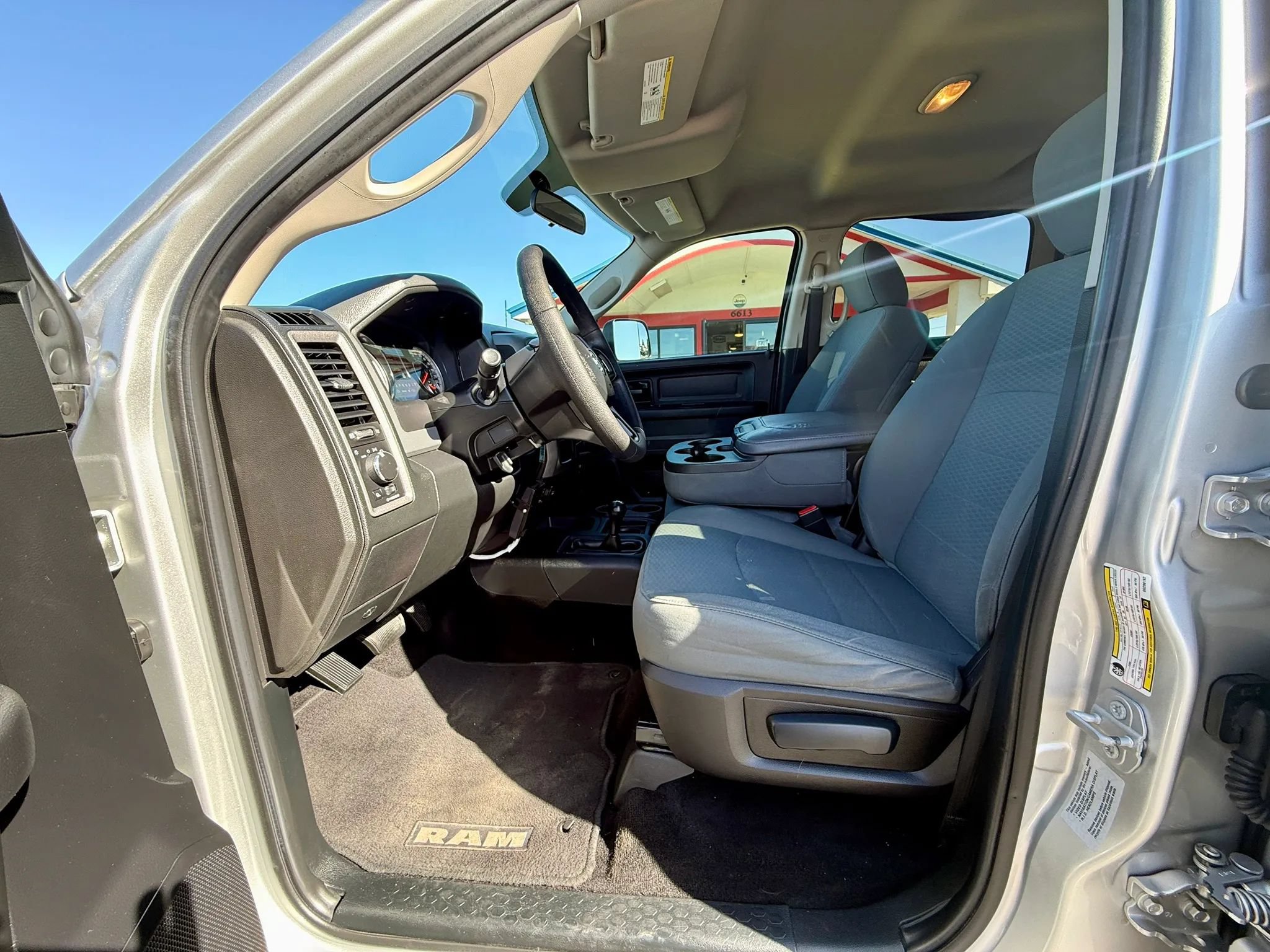 Used 2016 RAM 2500 Tradesman w/ Chrome Appearance Group AWD/4WD image 9