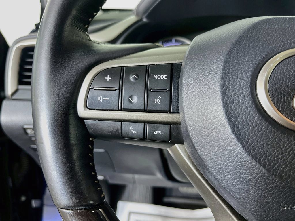 Used 2020 Lexus RX 450hL Luxury w/ Accessory Package AWD/4WD image 15