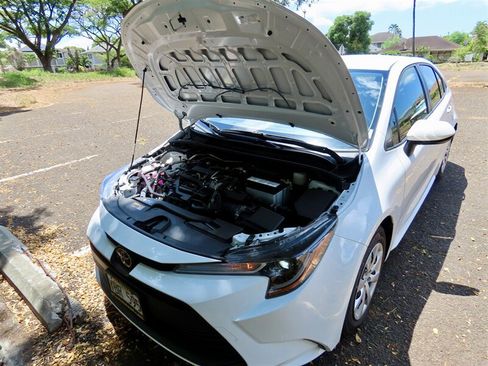 Used 2025 Toyota Corolla LE FWD image 16