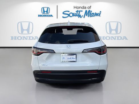 Certified 2023 Honda HR-V LX image 6