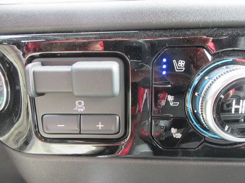 New 2026 GMC Sierra 3500 SLT image 17