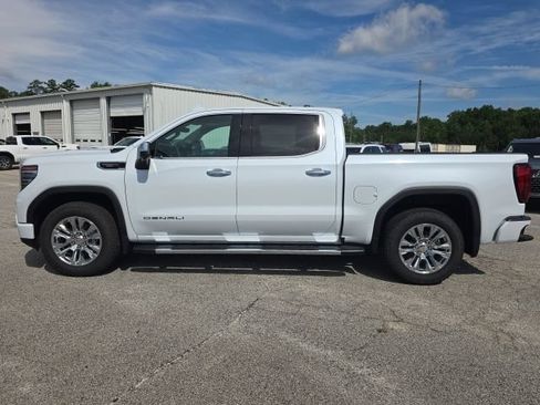 Used 2026 GMC Sierra 1500 Denali w/ Technology Package AWD/4WD image 2