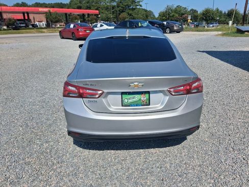 Used 2019 Chevrolet Malibu LT FWD image 4