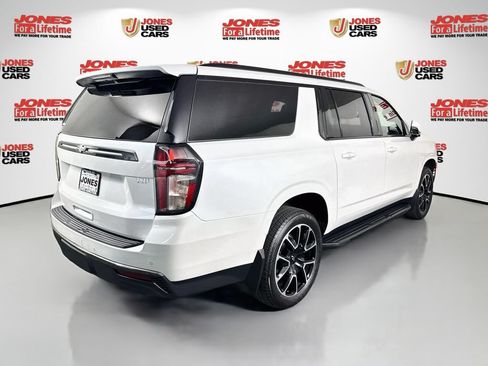 Used 2022 Chevrolet Suburban RST w/ Luxury Package AWD/4WD image 17