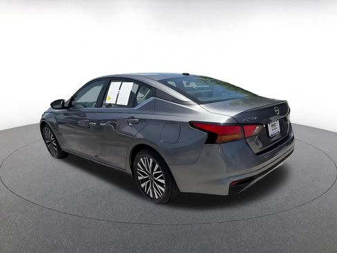 Used 2026 Nissan Altima 2.5 SV FWD image 9