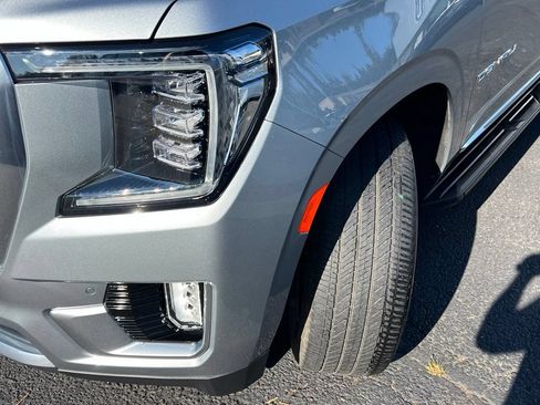 Used 2024 GMC Yukon Denali AWD/4WD image 3