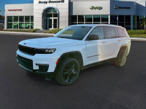 New 2025 Jeep Grand Cherokee L Limited w/ Luxury Tech Group II image 4