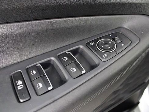 Used 2023 Hyundai Santa Fe SEL image 18