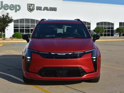 New 2027 Chrysler Pacifica Limited w/ Family Tech Group FWD image 2