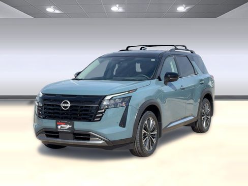 New 2026 Nissan Pathfinder Platinum image 1