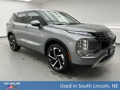 Used 2023 Mitsubishi Outlander SE image 15