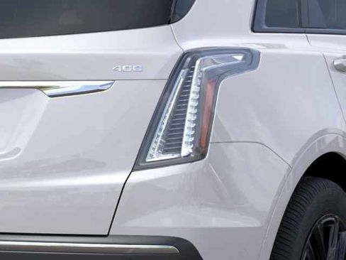 Used 2024 Cadillac XT5 Sportv w/ Technology Package image 11