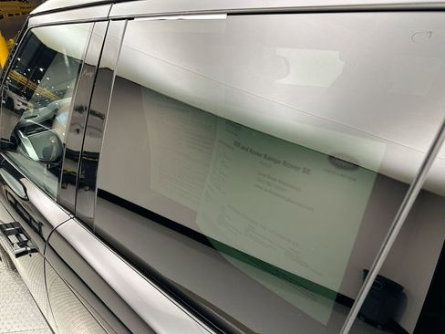 Used 2025 Land Rover Range Rover SE image 20