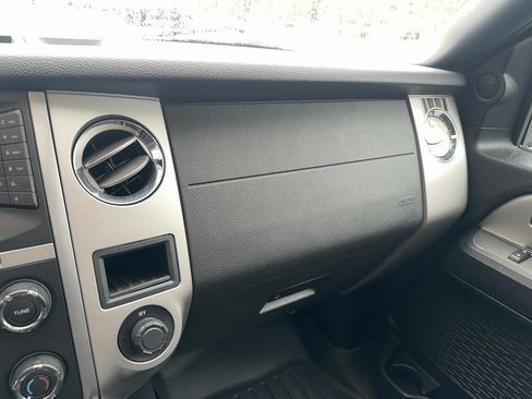Used 2017 Ford Expedition EL XLT AWD/4WD image 25