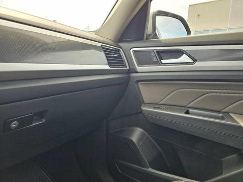 Used 2022 Volkswagen Atlas SEL R-Line AWD/4WD image 25