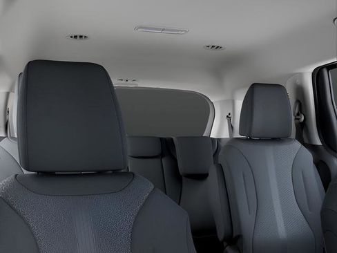New 2026 Kia Carnival LX FWD image 22