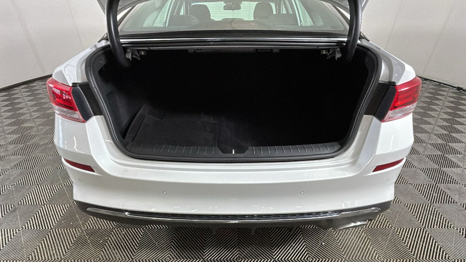 Used 2020 Kia Optima LX FWD image 32