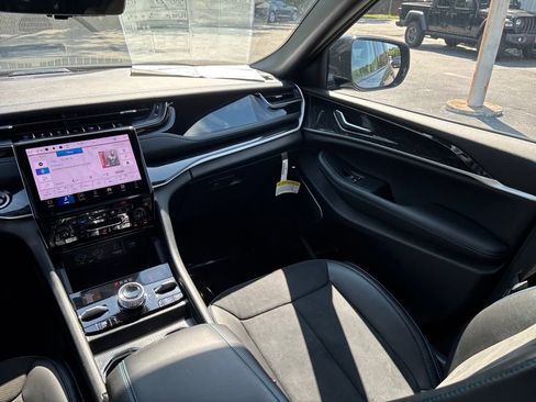 New 2024 Jeep Grand Cherokee Trailhawk w/ Advanced Protech Group II image 14