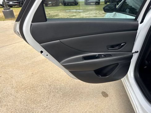 Used 2026 Hyundai Elantra Sport FWD image 21