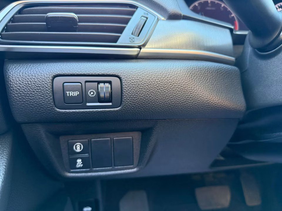 Used 2018 Honda Accord LX image 19