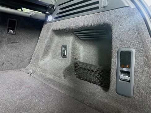 Used 2025 Land Rover Range Rover Sport SE image 6