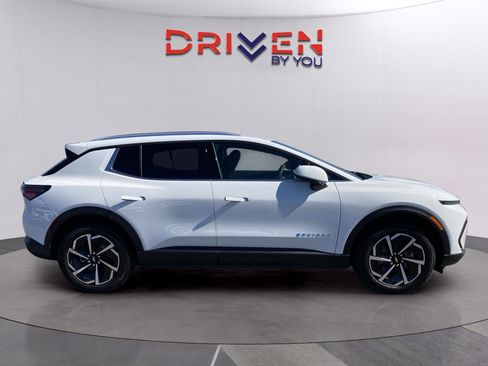 New 2026 Chevrolet Equinox EV LT image 6