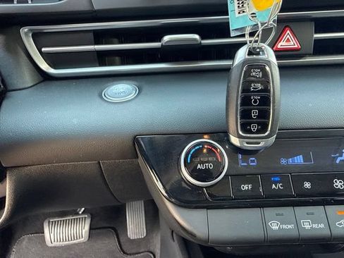 Used 2023 Hyundai Elantra SEL FWD image 38