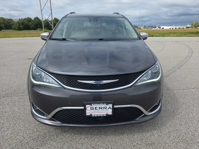 Used 2019 Chrysler Pacifica Limited w/ Advanced Safetytec Group FWD image 16