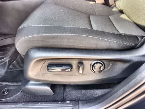 Used 2025 Honda CR-V EX image 31