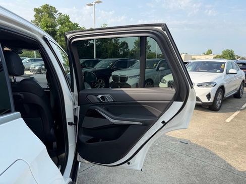 Certified 2024 BMW X5 xDrive40i w/ Premium Package AWD/4WD image 25