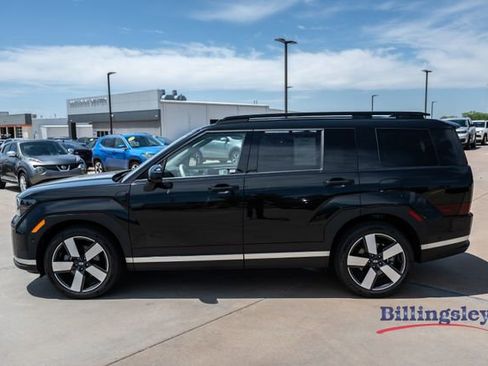Used 2024 Hyundai Santa Fe Limited FWD image 2